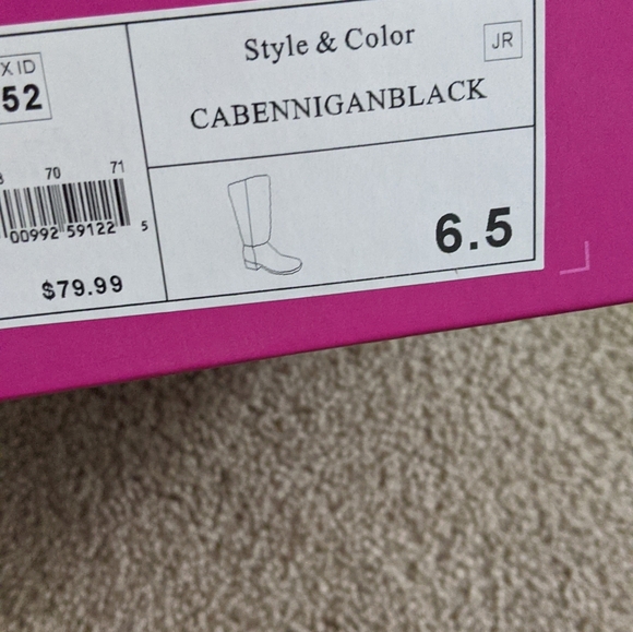 Shoes - Picture 15 of 16